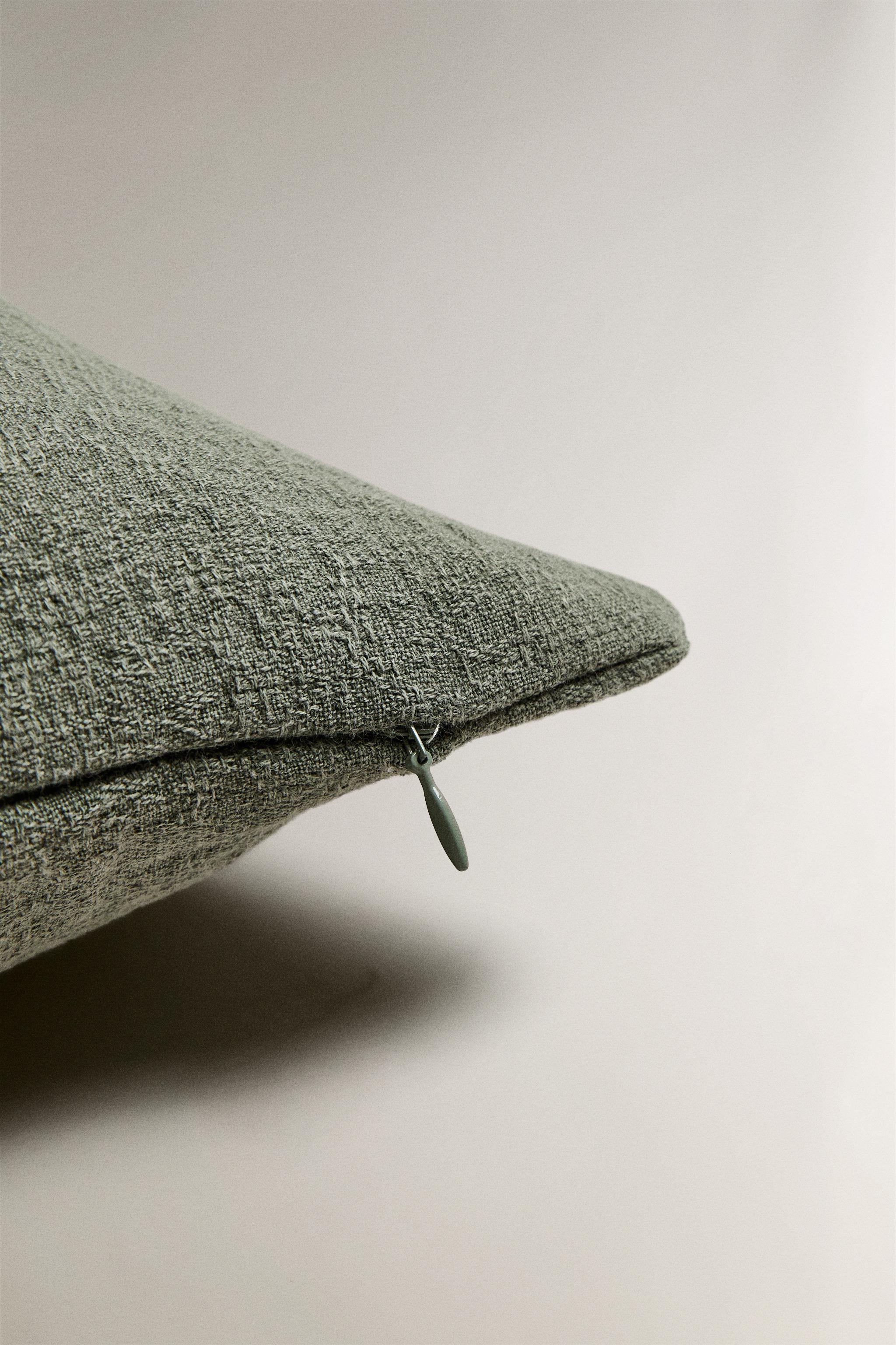 TEXTURED THROW PILLOW COVER